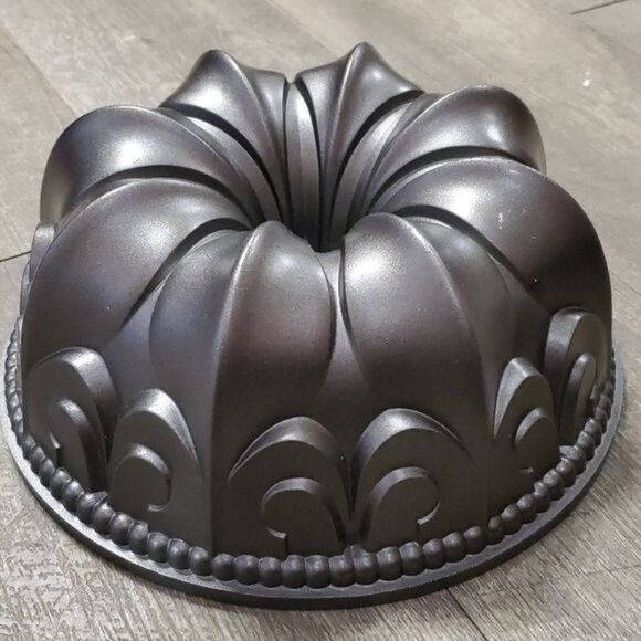 Nordic Ware Fleur De Lis Bundt Pan Baking Cake Bakeware Cookware Bake Baker - Picture 2 of 10